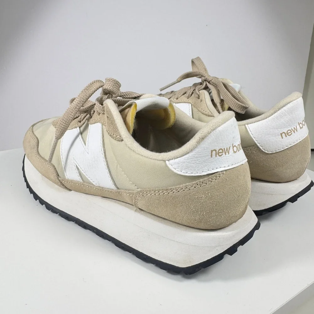 New Balance 237 Sneakers Womens 7 Moonbeam Beige Suede Low Top WS237YB